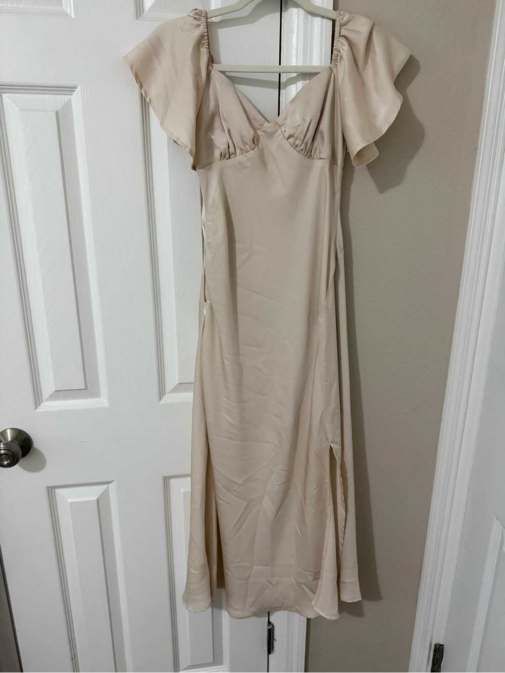 Selfie Leslie Cream V-Neck Midi Dress with Flutter Sleeves